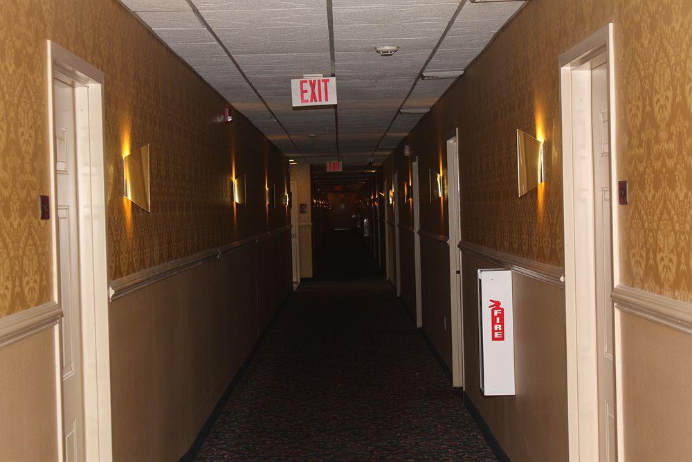 Raritan Hotel Edison Exterior photo